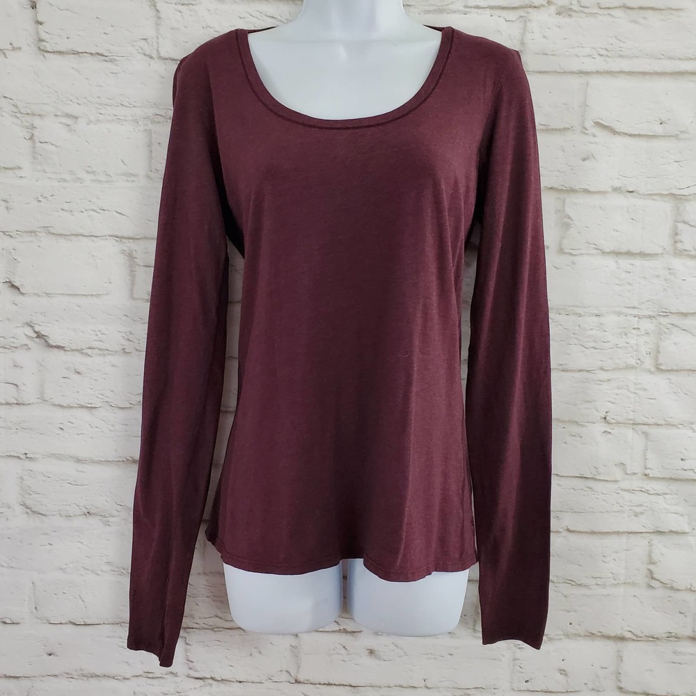 Lululemon Long Sleeve T Shirt Burgundy Color No size dot See Measurements Yoga